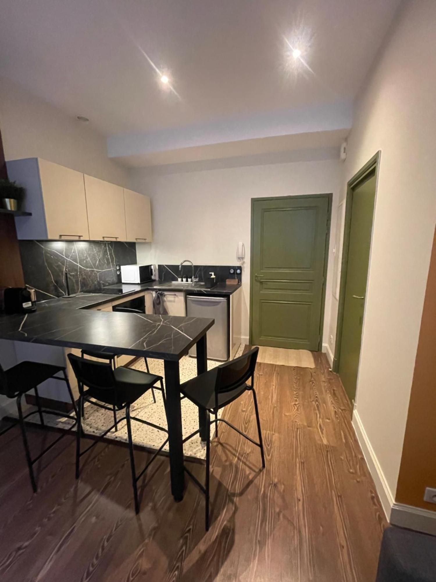 Appartement Au Coeur Du Centre Ville De Каркассонн Екстер'єр фото